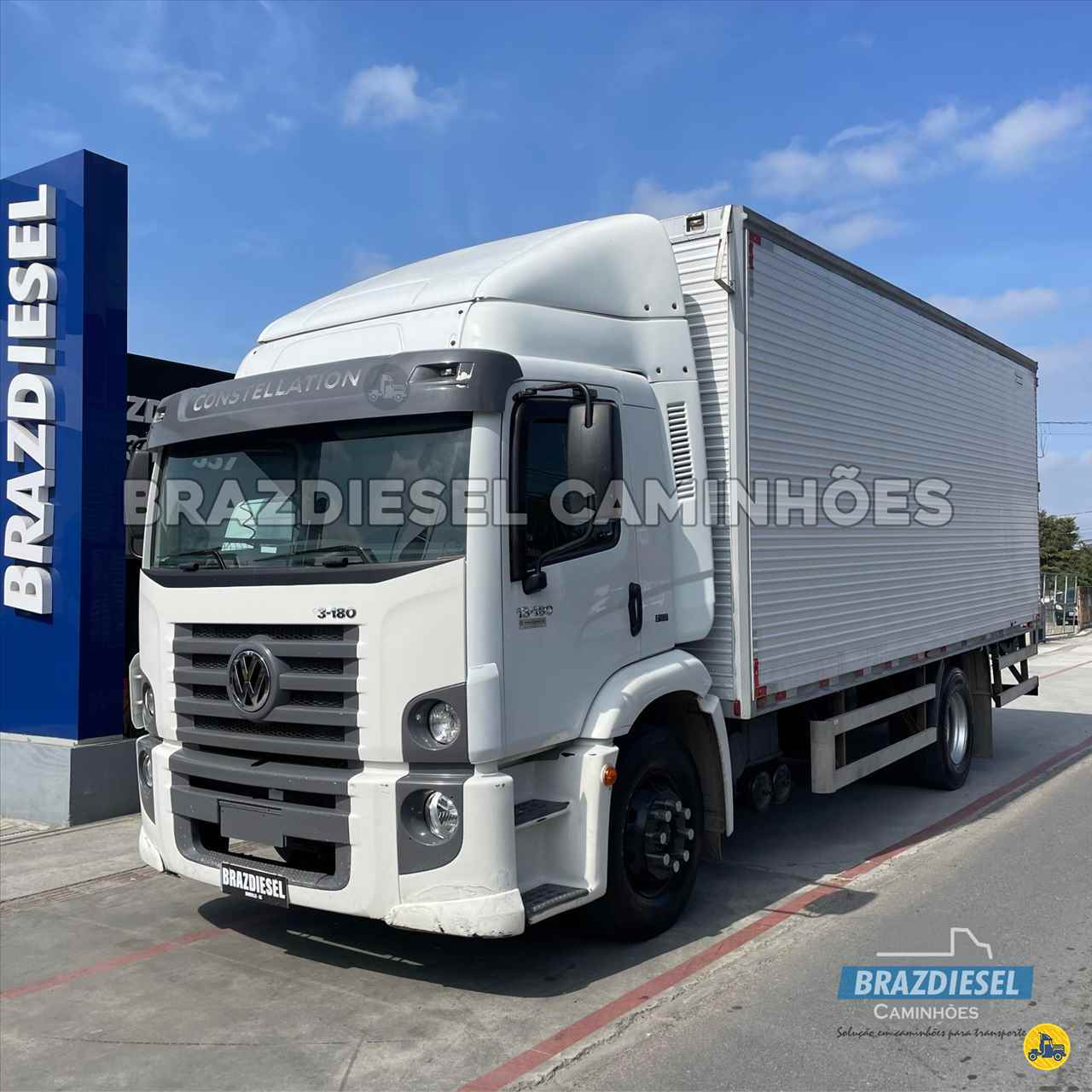 CAMINHAO VOLKSWAGEN VW 13180 Baú Furgão Toco 4x2 Brazdiesel Caminhões JOINVILLE SANTA CATARINA SC